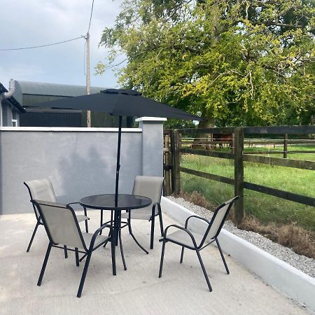 Reillys @ Rohan'S Farm Cork Exterior photo