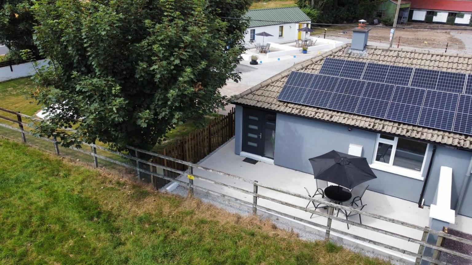 Reillys @ Rohan'S Farm Cork Exterior photo