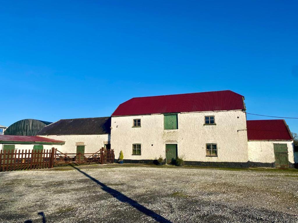 Reillys @ Rohan'S Farm Cork Exterior photo